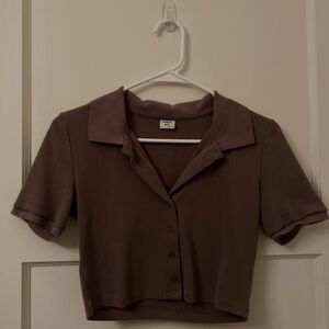 Brown cropped collared top